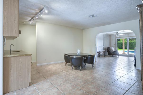 Dining room, Interior