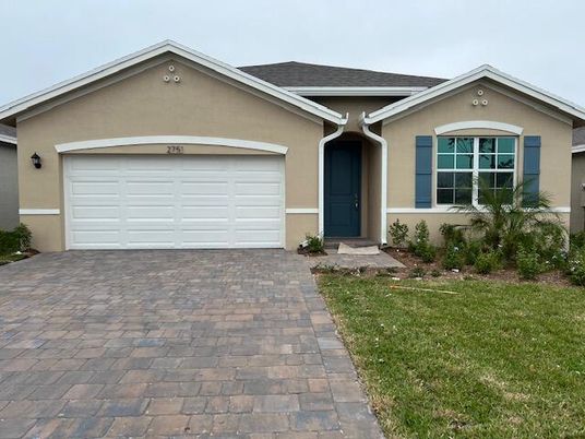 Attached, Exterior, Facade, Ranch