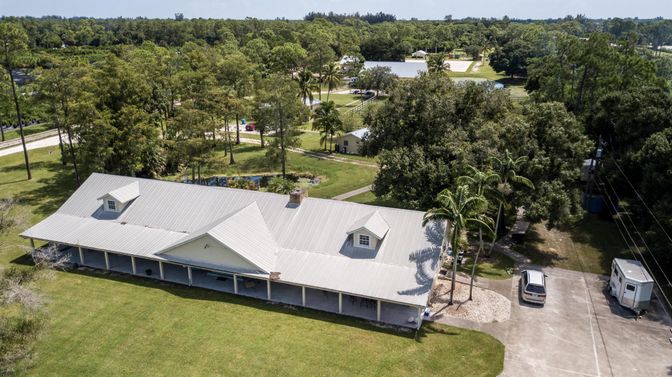 Exterior, Drone