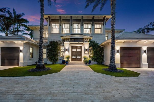 Attached, Exterior, Facade, Mediterranean