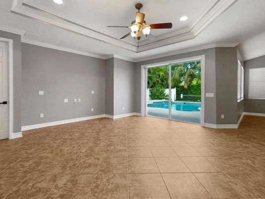 Empty room, Interior, Recessed Lighting