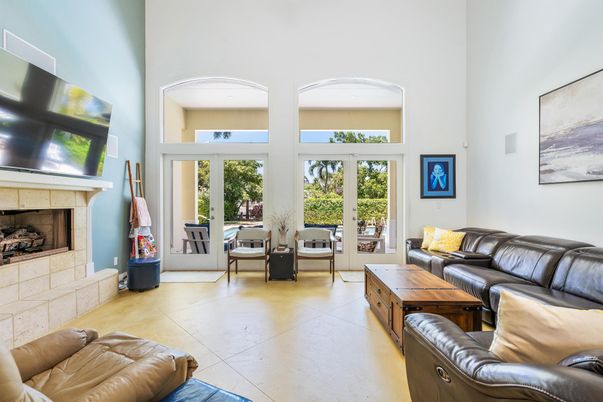 Fireplace, Interior, Living room