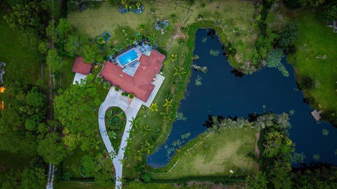Exterior, Drone