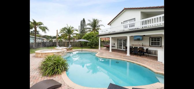 Exterior, Pool