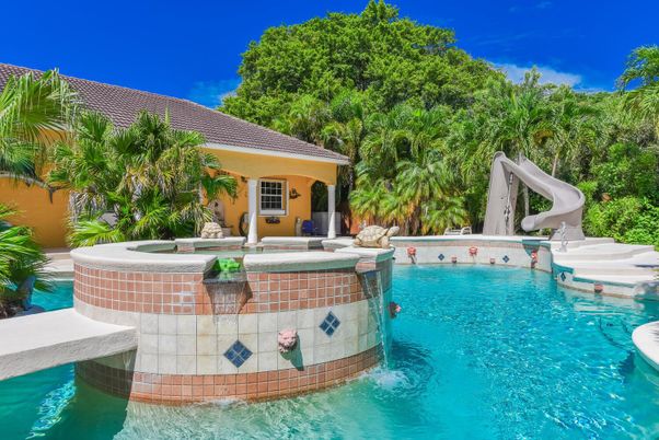 Exterior, Playground, Pool