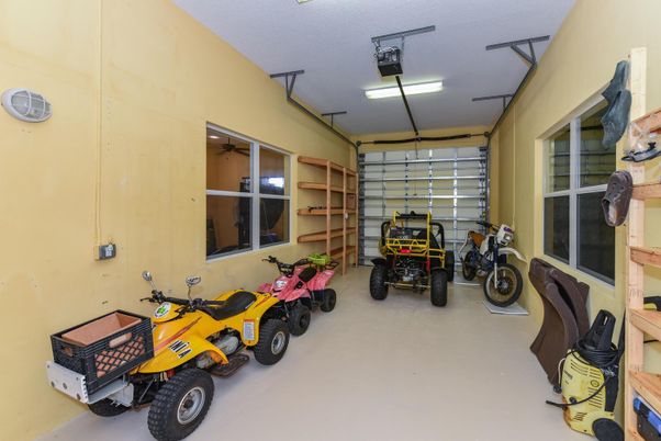 Garage, Interior