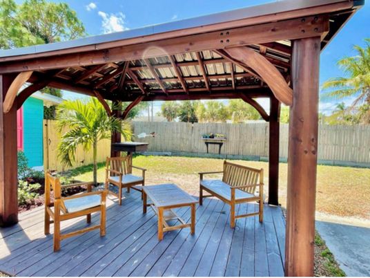 Backyard, Exterior