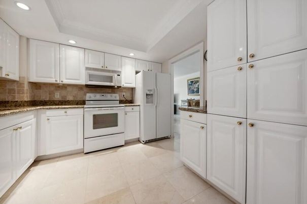 Interior, Kitchen, Recessed Lighting