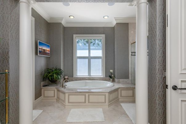 Bathroom, Interior, Recessed Lighting
