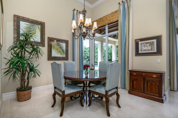 Chandelier, Dining room, Interior