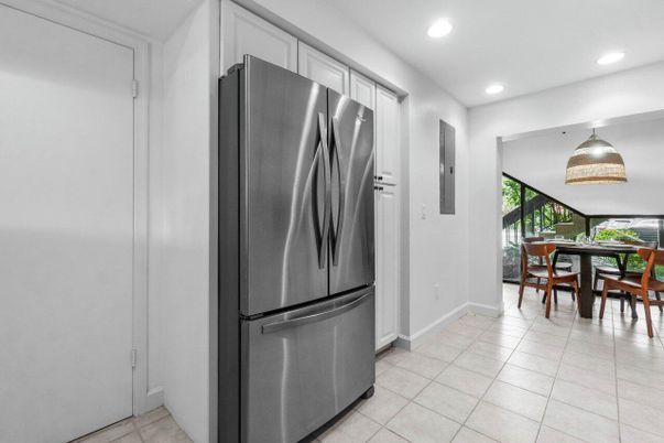 Dining room, Interior, Kitchen, Recessed Lighting, Stainless Steel Appliances
