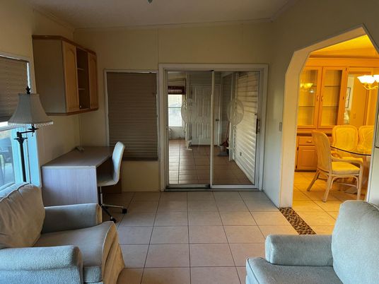 Home Office, Interior