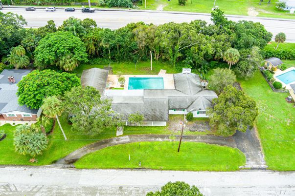Exterior, Drone