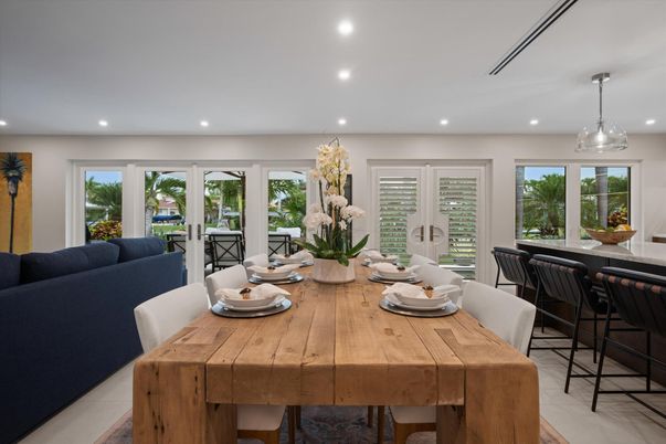 Dining room, Interior, Living room, Pendant Lights, Recessed Lighting