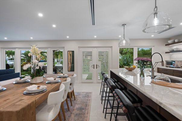 Dining room, Interior, Kitchen, Pendant Lights, Recessed Lighting, Stainless Steel Appliances