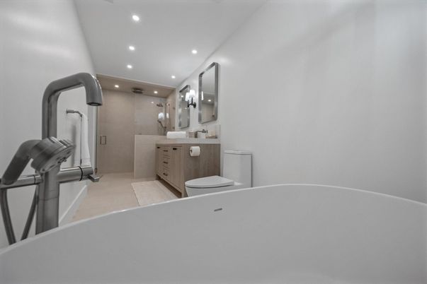 Bathroom, Interior, Recessed Lighting