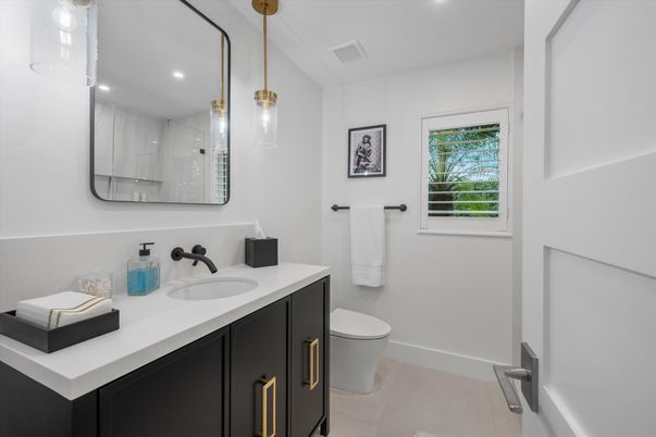 Bathroom, Interior, Pendant Lights, Recessed Lighting