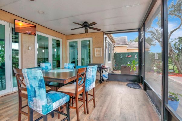Dining room, Interior, Sun Room, Wood Texture Flooring