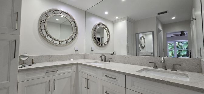 Bathroom, Dual Sink Vanities, Interior, Recessed Lighting