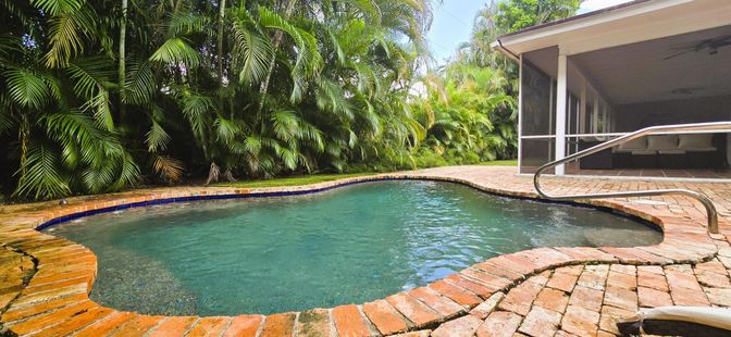 Exterior, Pool