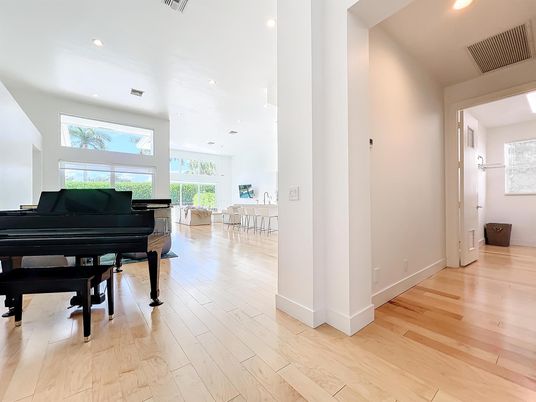Interior, Piano, Recessed Lighting, Wood Texture Flooring