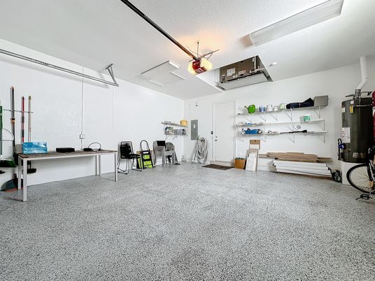 Garage, Interior