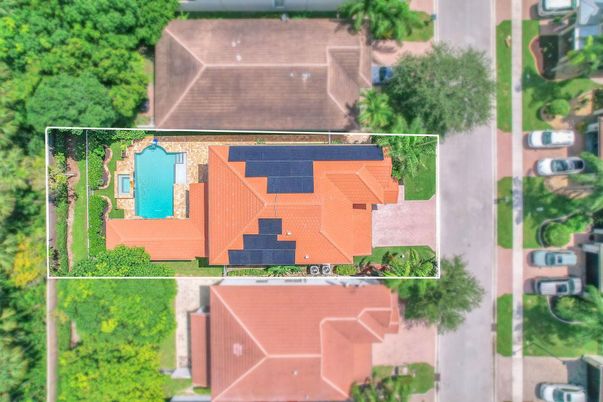 Exterior, Drone