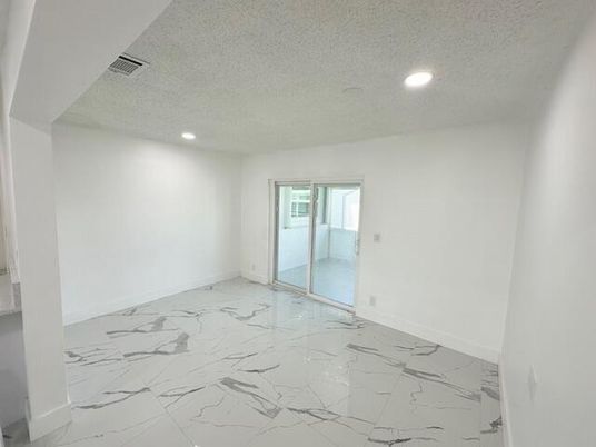 Empty room, Interior, Marble, Recessed Lighting