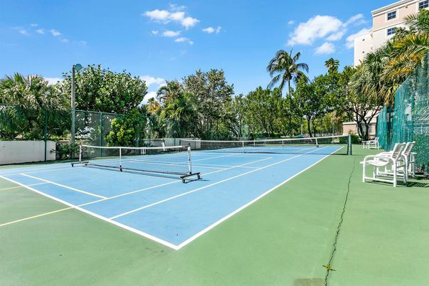 Exterior, Tennis Courts