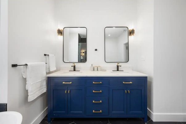 Bathroom, Dual Sink Vanities, Interior