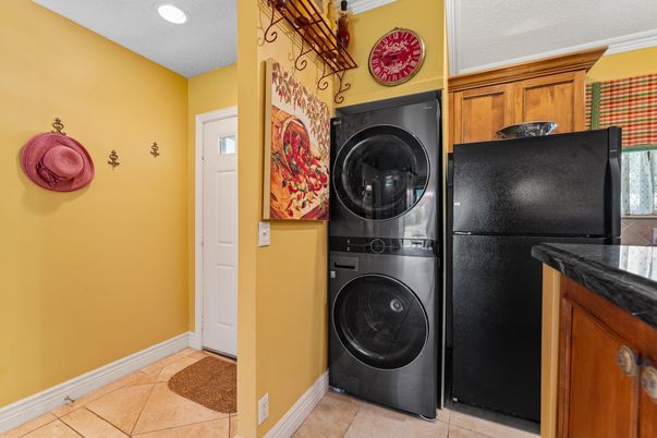Interior, Recessed Lighting, Utility Closets, Washer