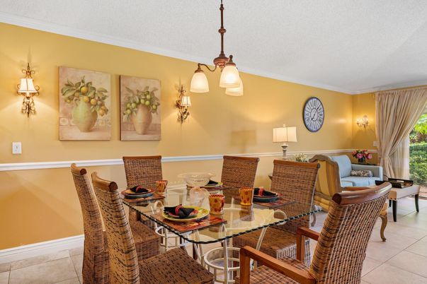 Dining room, Interior, Living room, Pendant Lights