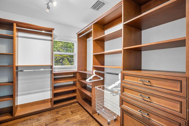 Interior, Walk-in Closets, Wood Texture Flooring