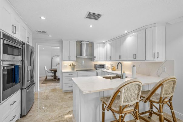 Dining room, Interior, Kitchen, Recessed Lighting, Stainless Steel Appliances
