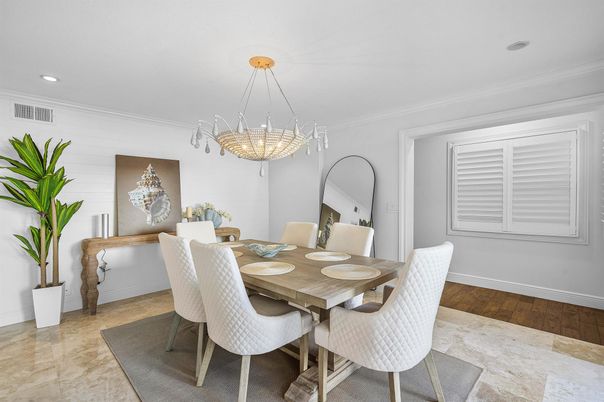 Chandelier, Dining room, Interior, Pendant Lights, Recessed Lighting, Wood Texture Flooring
