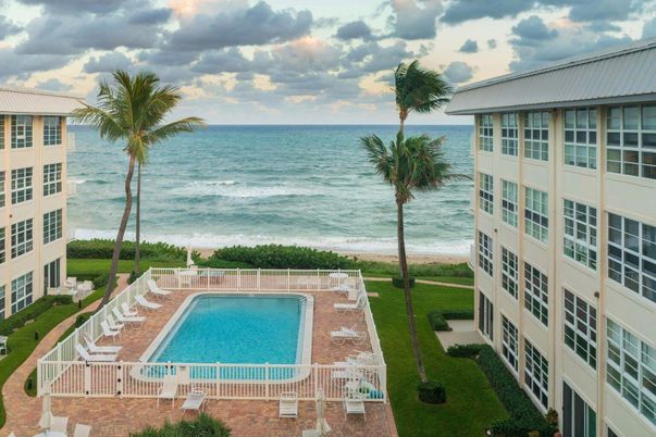 Exterior, Pool, Water