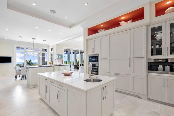 Dining room, Interior, Kitchen, Pendant Lights, Recessed Lighting, Stainless Steel Appliances