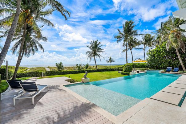 Exterior, Pool, Water