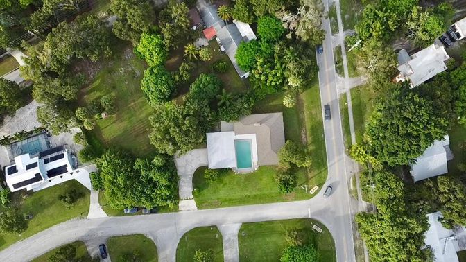 Exterior, Drone