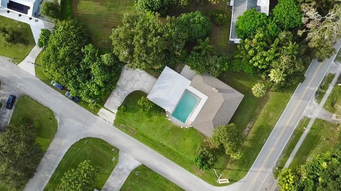 Exterior, Drone