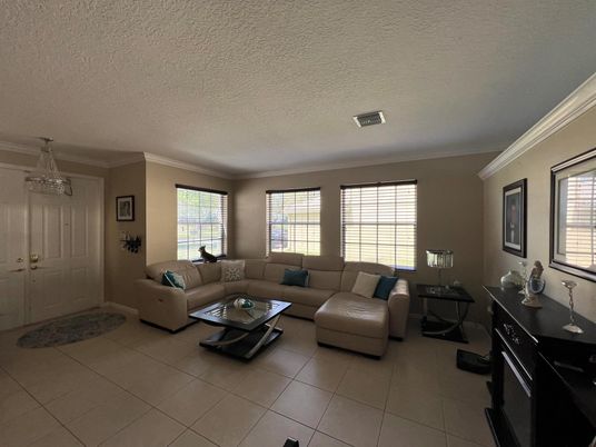 Chandelier, Interior, Living room