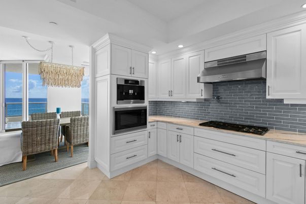 Chandelier, Dining room, Interior, Kitchen, Recessed Lighting, Stainless Steel Appliances, Water