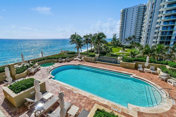 Exterior, Pool, Water