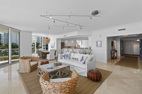 Dining room, Interior, Kitchen, Living room, Pendant Lights, Recessed Lighting
