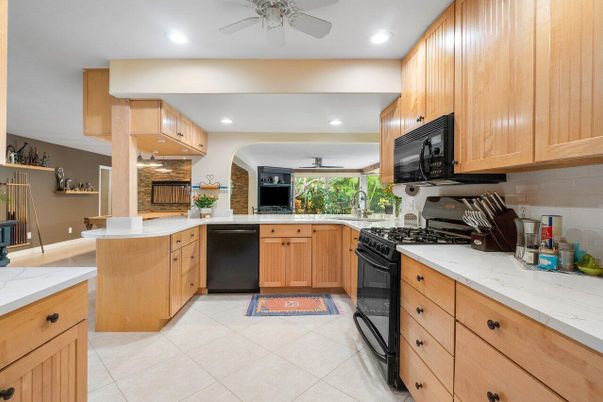 Dining room, Interior, Kitchen, Recessed Lighting