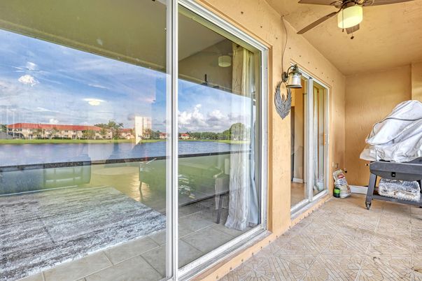 Interior, Sun Room, Water