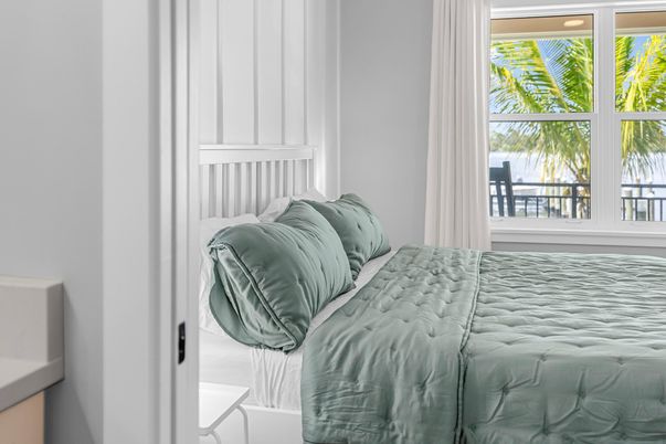 Bedroom, Interior, Water