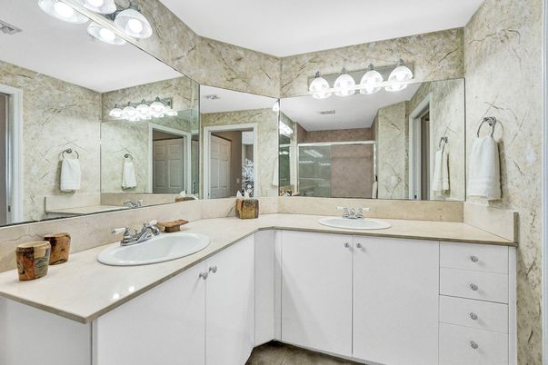 Bathroom, Dual Sink Vanities, Interior