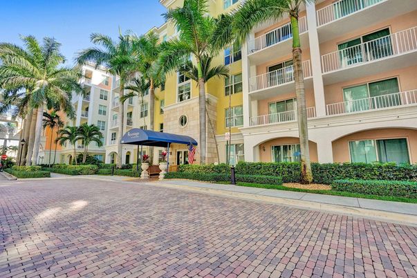 Exterior, Facade, Condo Building
