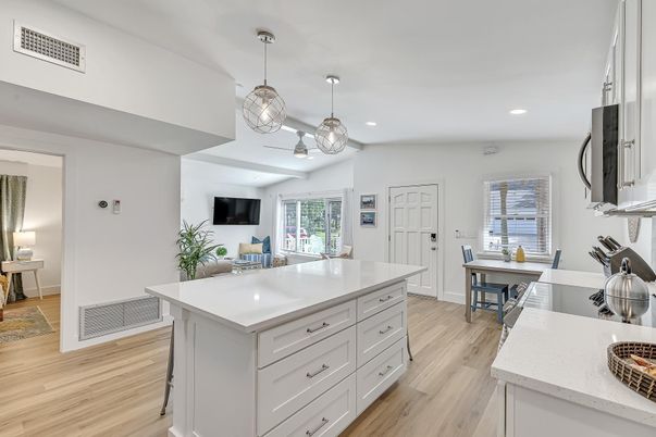 Dining room, Interior, Kitchen, Pendant Lights, Recessed Lighting, Wood Texture Flooring